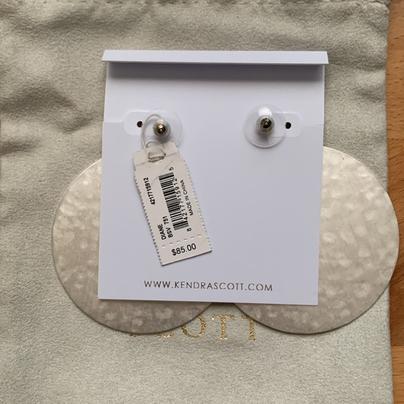 Kendra Scott Diane Silver Hoop earrings - nwt - Picture 4 of 4